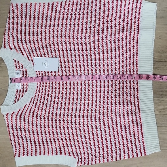 NWT Sleeveless Sweater Crewneck Red & White Size XL Baggy Oversized - Picture 12 of 16